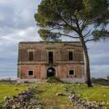 Il suo nome risponde a �Villa Bonifacio�: fu il ricco possidente Bonifacio Contento a farla costruire nel 1847. In quegli anni l�uomo compr� sei appezzamenti di terreno su cui fece innalzare questo casino 